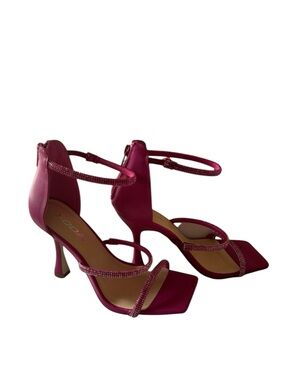 Soda RHINESTONE HIGH HEELS Size 7 NIB